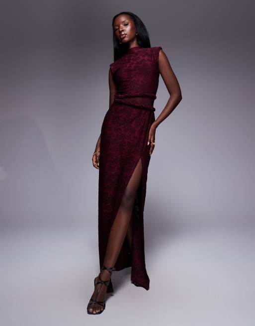 ASOS DESIGN - Vestito lungo accollato in dévoré con dettaglio attorcigliato e pannelli trasparenti bordeaux