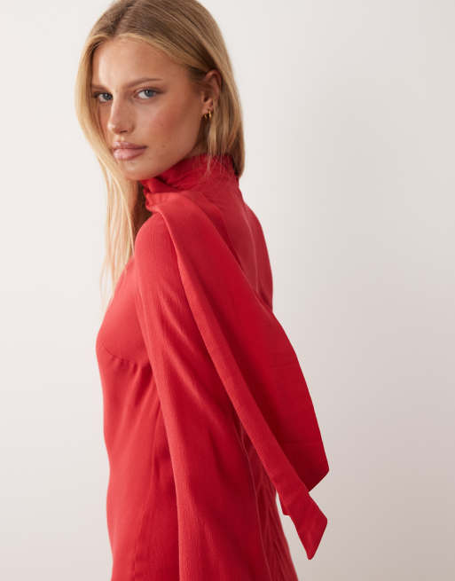 ASOS DESIGN - Vestito lungo accollato rosso con dettaglio foulard