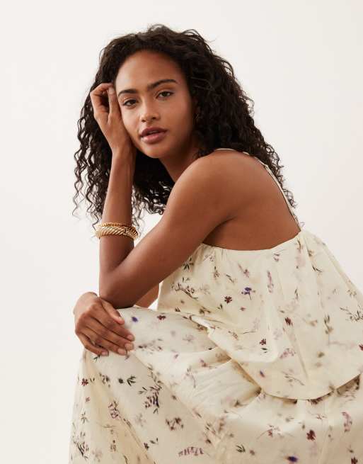 ASOS DESIGN - Vestito lungo allacciato al collo a doppio strato con stampa a fiorellini sfuocata, 2 di 4