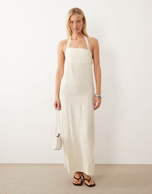 ASOS DESIGN - Vestito lungo allacciato al collo color panna con borchie
