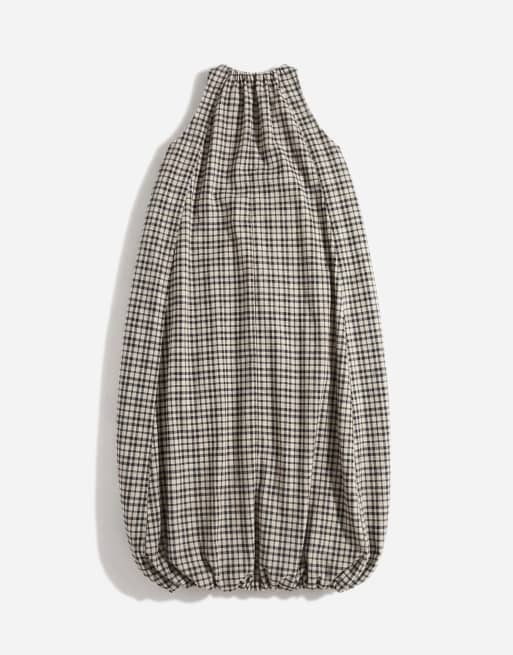 ASOS DESIGN - Vestito lungo allacciato al collo con fondo a sbuffo a quadri monocromatici, 6 di 7