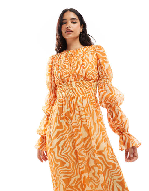 ASOS DESIGN - Vestito lungo arricciato a balze arancione con stampa zebrata e maniche scampanate, 2 di 4