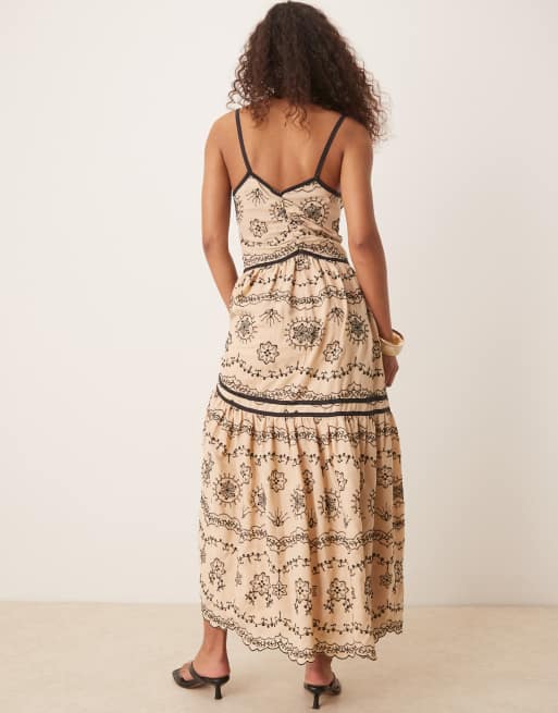 ASOS DESIGN - Vestito lungo color pietra con ricami neri, spalline sottili e cut-out, 4 di 4