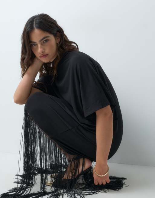 ASOS DESIGN vestito lungo con mezze maniche e frange su tutta la lunghezza in marrone, 2 di 5