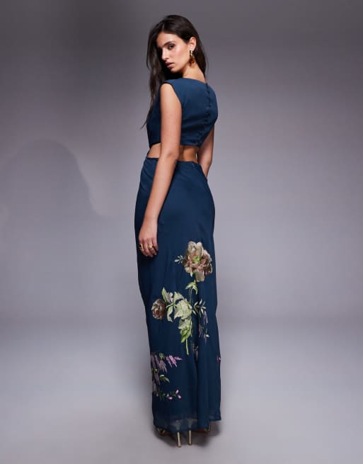 ASOS DESIGN - Vestito lungo con scollo a barchetta in chiffon blu scuro decorato con coulisse e cut-out, 2 di 4