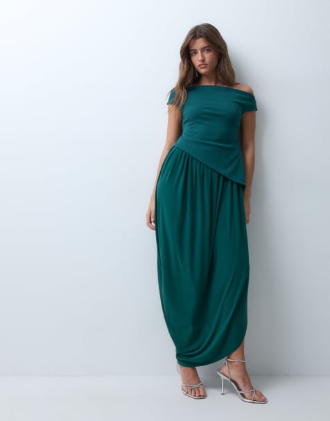 ASOS DESIGN vestito lungo con spalle scoperte e gonna con drappeggio intrecciato in verde scuro - view 1