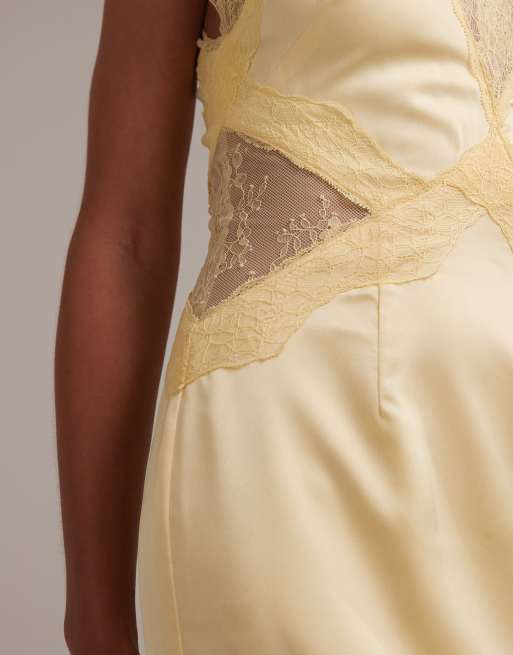 ASOS DESIGN - Vestito lungo da cerimonia giallo pallido con applicazioni in pizzo, 2 di 6