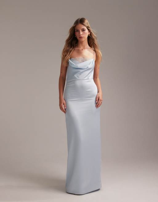 ASOS DESIGN - Vestito lungo da damigella a colonna azzurro in raso con dettagli in pizzo
