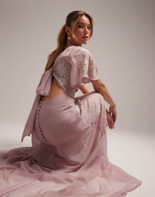 ASOS DESIGN - Vestito lungo da damigella con maniche a pipistrello rosa con fiori applicati, 5 di 5