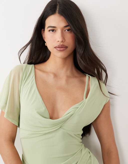 ASOS DESIGN - Vestito lungo drappeggiato in rete verde salvia con maniche asimmetriche, 3 di 4