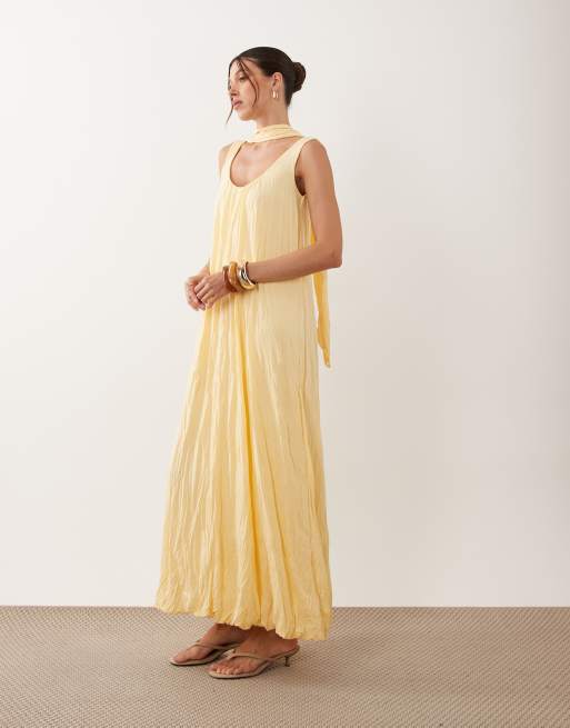 ASOS DESIGN - Vestito lungo giallo stropicciato con scollo rotondo e foulard, 4 di 4