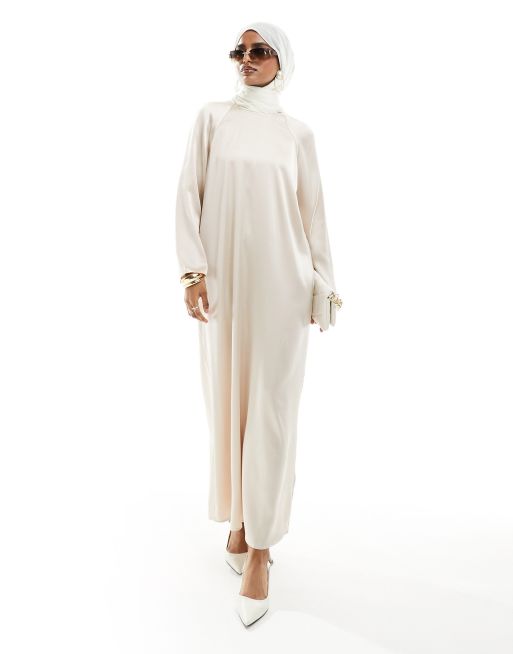 ASOS DESIGN - Vestito lungo girocollo oversize in raso color champagne