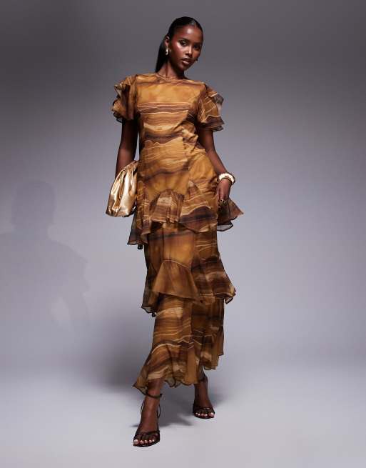 ASOS DESIGN - Vestito lungo in chiffon con volant marrone con stampa astratta
