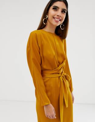 Vestito lungo in raso avvolgente in vita con maniche ad ali di pipistrello, color senape-Giallo - ASOS DESIGN  donna Giallo - immagine3