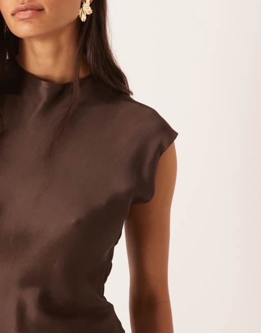 ASOS DESIGN - Vestito lungo in raso color cioccolato con maniche ad aletta e schiena scoperta, 4 di 4