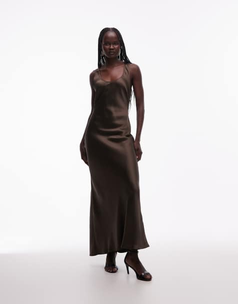 ASOS DESIGN - Vestito lungo in raso color cioccolato con scollo rotondo - view 1