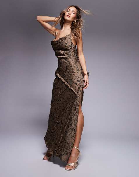 ASOS DESIGN - Vestito lungo in raso effetto stropicciato con scollo ad anello marrone con stampa astratta - view 1