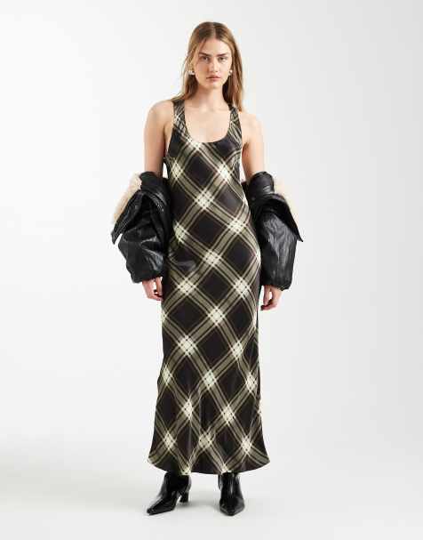 ASOS DESIGN - Vestito lungo in raso marrone a quadri con scollo rotondo - view 1