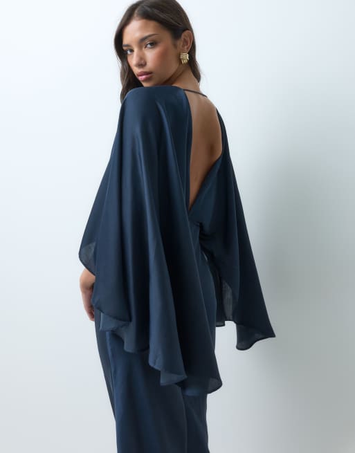 ASOS DESIGN vestito lungo in raso svasato con maniche a pipistrello e taglio sbieco blu acciaio, 1 di 5