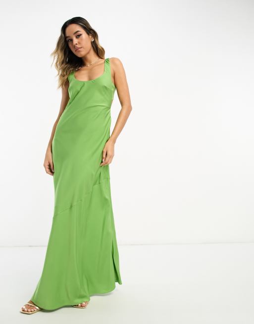 ASOS DESIGN - Vestito lungo in raso verde con scollo rotondo e cut-out in vita