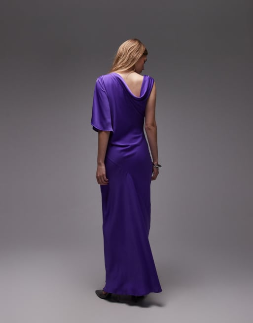 ASOS DESIGN - Vestito lungo in raso viola con manica drappeggiata e scollo ad anello, 2 di 4