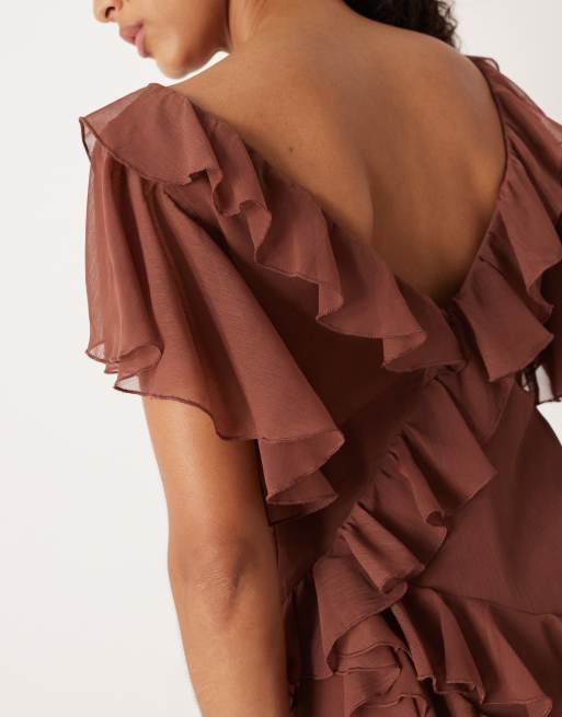 ASOS DESIGN - Vestito lungo marrone chiaro con bordi grezzi, volant e fondo asimmetrico, 4 di 4