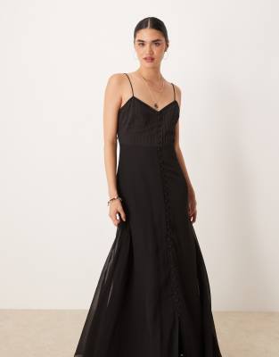 ASOS DESIGN - Vestito lungo nero a balze con spalline sottili, bottoni e volant - view 1
