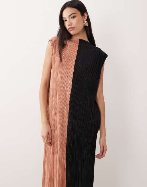ASOS DESIGN - Vestito lungo plissé senza maniche color block nero e color toffee, 3 di 4
