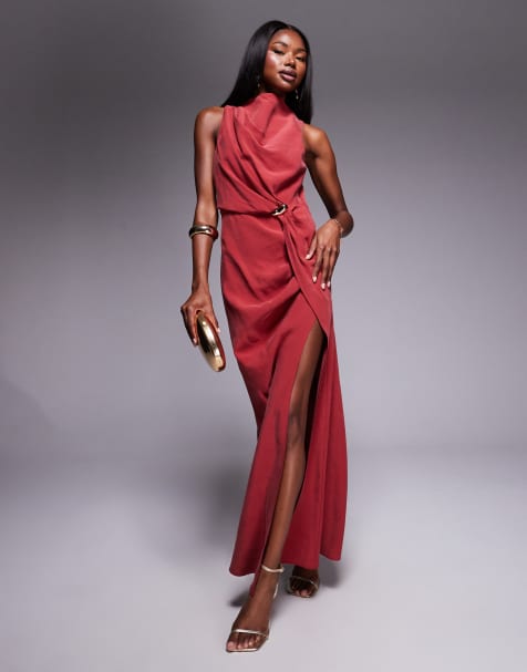 ASOS DESIGN - Vestito lungo rosso scuro con scollo asimmetrico con finitura in metallo - view 1
