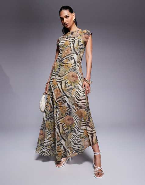 ASOS DESIGN - Vestito lungo stretto in vita con scollo a barchetta e stampa animalier - view 1