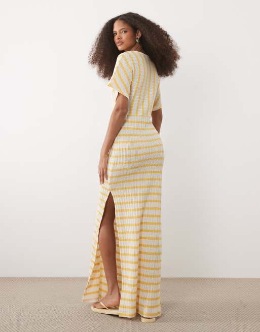 ASOS DESIGN - Vestito lungo testurizzato a maniche corte giallo a righe con scollo a V e spacco laterale, 2 di 4