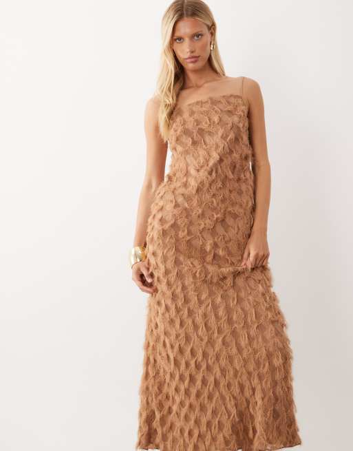 ASOS DESIGN vestito lungo testurizzato con frange e schiena nuda color caramello, 3 di 4