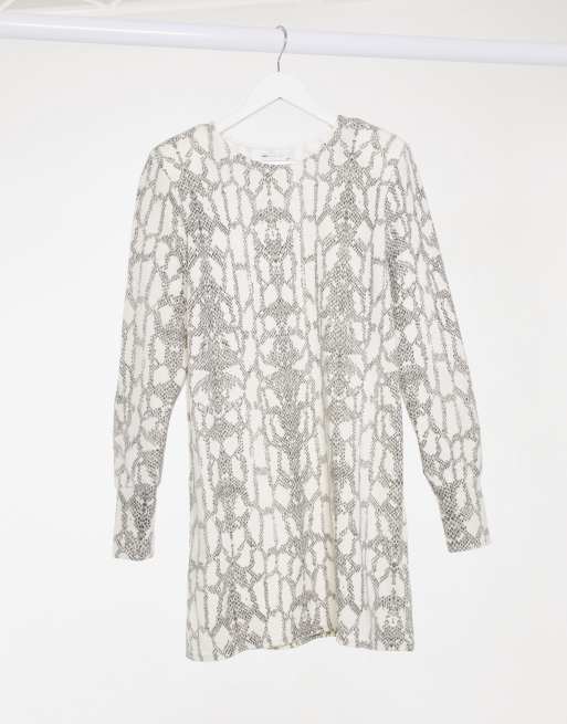 ASOS DESIGN - Vestito maglia corto a maniche lunghe super morbido con stampa pitonata