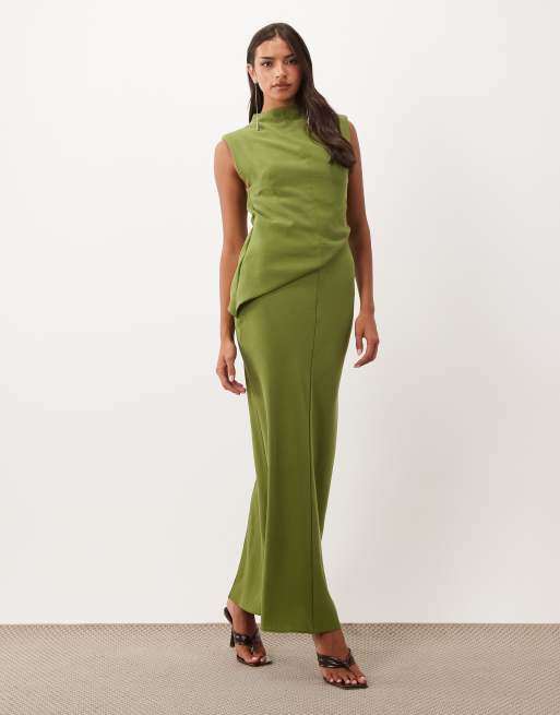 ASOS DESIGN vestito maxi a colonna con spalline imbottite e cut-out laterale verde oliva, 2 di 4