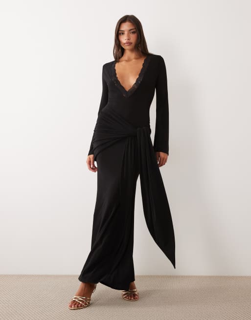 ASOS DESIGN vestito maxi fluido con scollo profondo e dettagli in pizzo nero, 1 di 4