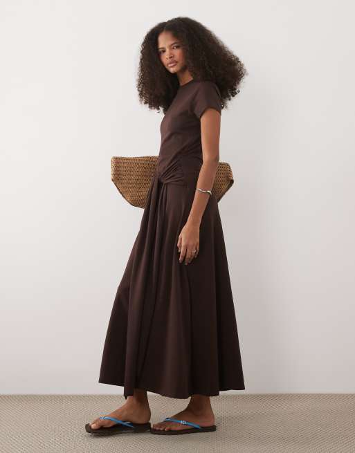 ASOS DESIGN - Vestito midi a maniche corte allacciato in vita color cioccolato