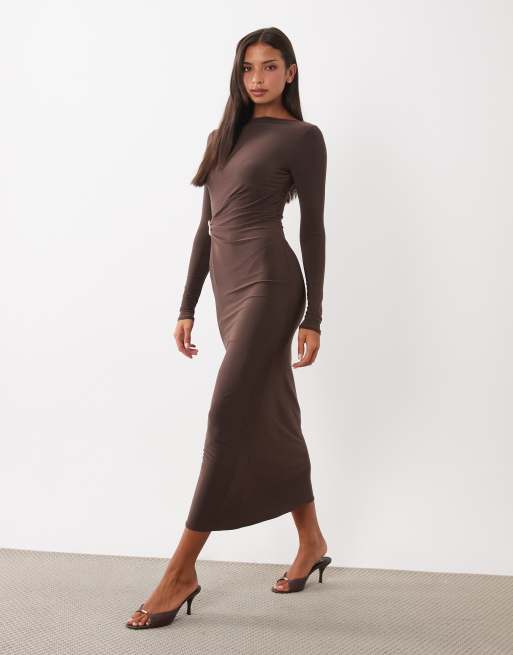 ASOS DESIGN vestito midi a maniche lunghe con dettaglio twist e hardware in chocolate, 1 di 4
