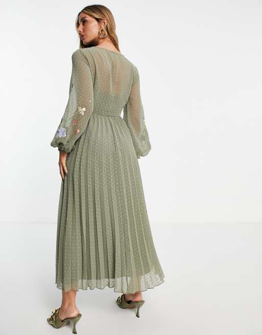 ASOS DESIGN - Vestito midi a pieghe in plumetis kaki con ricami e incrocio frontale, 2 di 4