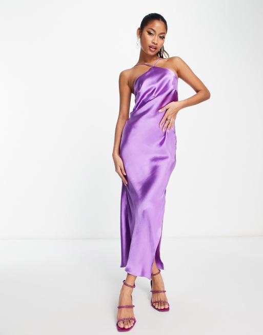 ASOS DESIGN - Vestito midi allacciato al collo in raso viola con spacco laterale e laccetti sul retro