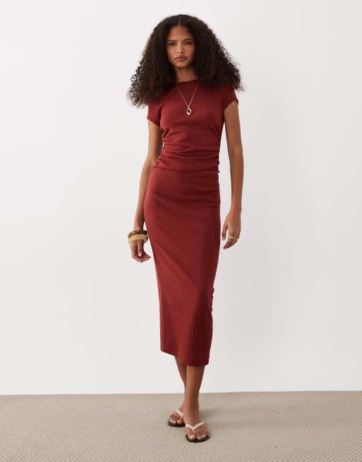 ASOS DESIGN - Vestito midi arricciato color ruggine a coste con maniche ad aletta, 2 di 4