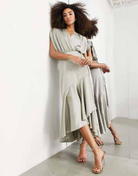 ASOS DESIGN - Vestito midi avvolgente da damigella in raso verde salvia con dettagli arricciati - view 1