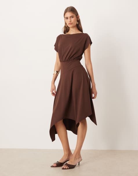 ASOS DESIGN - Vestito midi color cioccolato con spalle scese e fondo a punta - view 1