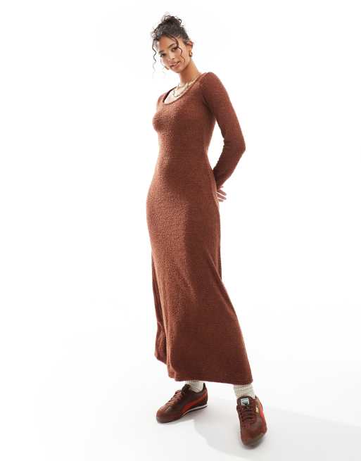 ASOS DESIGN - Vestito midi con corpino aderente e gonna svasata morbidissimo color cioccolato con scollo rotondo