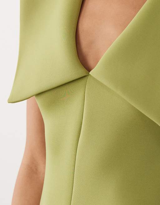 ASOS DESIGN - Vestito midi con scollo a V e colletto a mantella in tessuto scuba verde oliva, 2 di 4