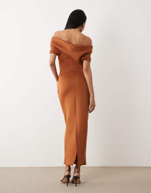 ASOS DESIGN - Vestito midi con scollo alla Bardot e spacco in tessuto stile scuba marrone, 3 di 4