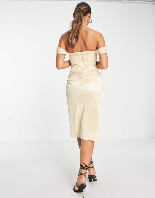 ASOS DESIGN Vestito midi con scollo Bardot e spalle scoperte in raso color oro ASOS