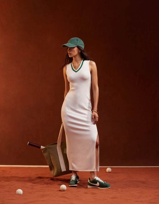 ASOS DESIGN - Vestito midi con scollo profondo a V e finiture con elastico color crema con cut-out sulla schiena