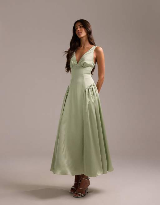 ASOS DESIGN - Vestito midi da damigella in raso verde salvia con scollo profondo e vita scesa, 3 di 5
