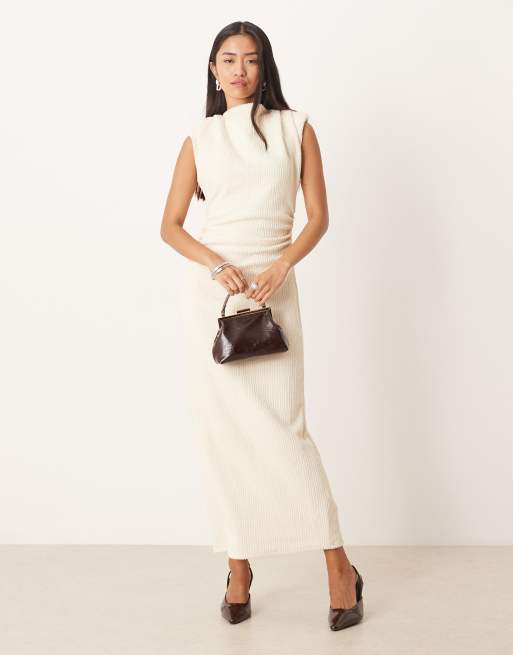 ASOS DESIGN - Vestito midi in bouclé di colore neutro senza maniche con spalline imbottite e arricciature