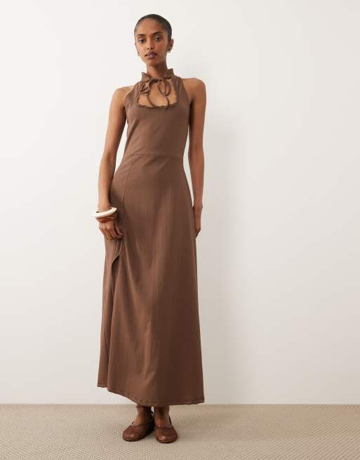 ASOS DESIGN - Vestito midi in crêpe color coccolato con allacciatura e colletto alla coreana